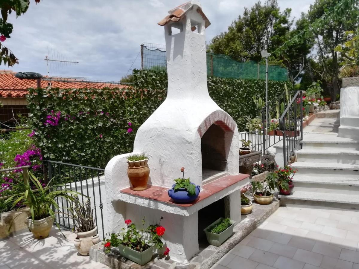 Appartamento Bouganville Magomadas Exterior foto
